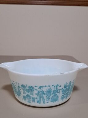 Pyrex Vintage 474-B Amish Butterprint Round 1 1/2 Quart Casserole Bowl No Lid